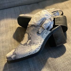 Intentionally Blank Honcho mules